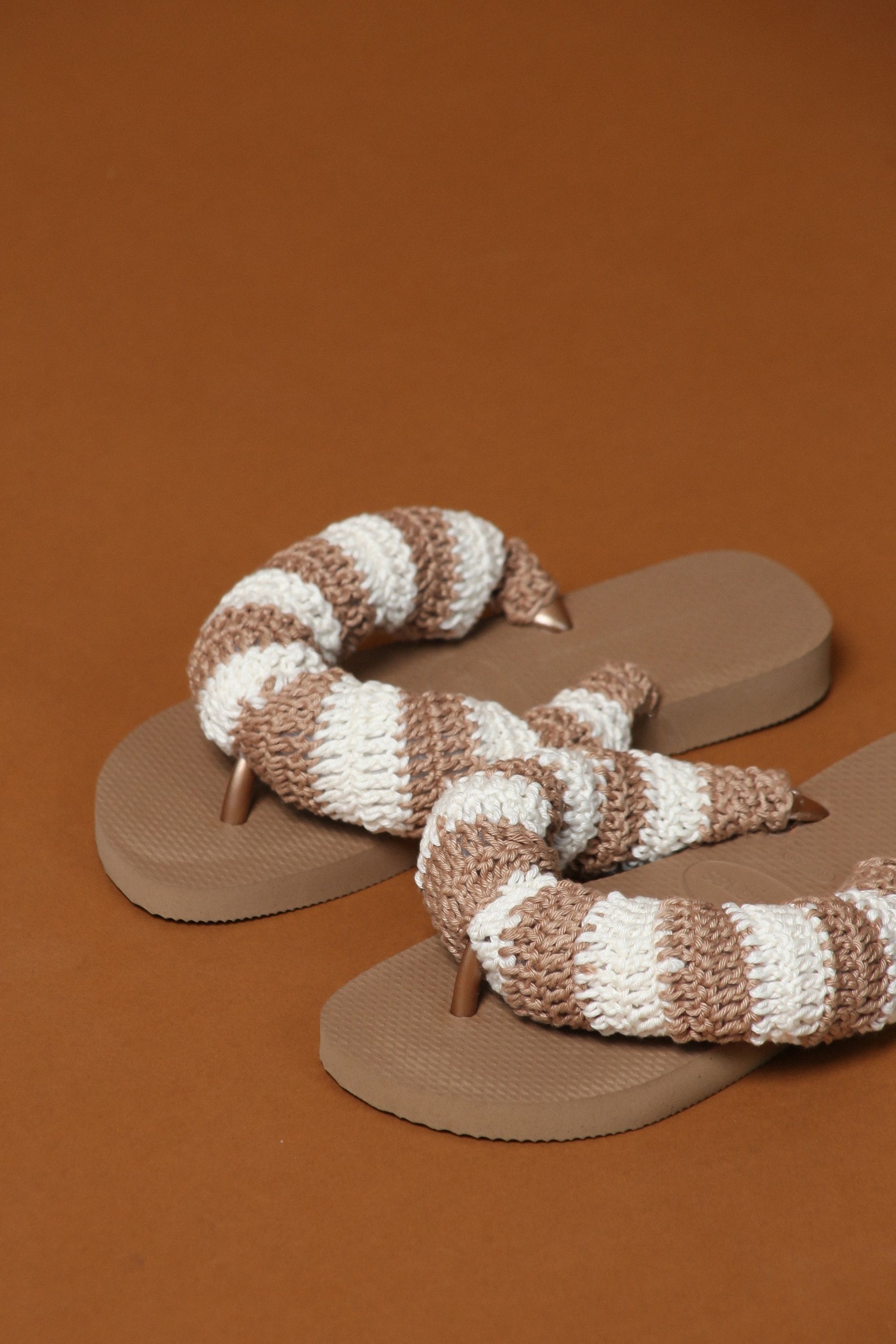Havainas Croche Nude